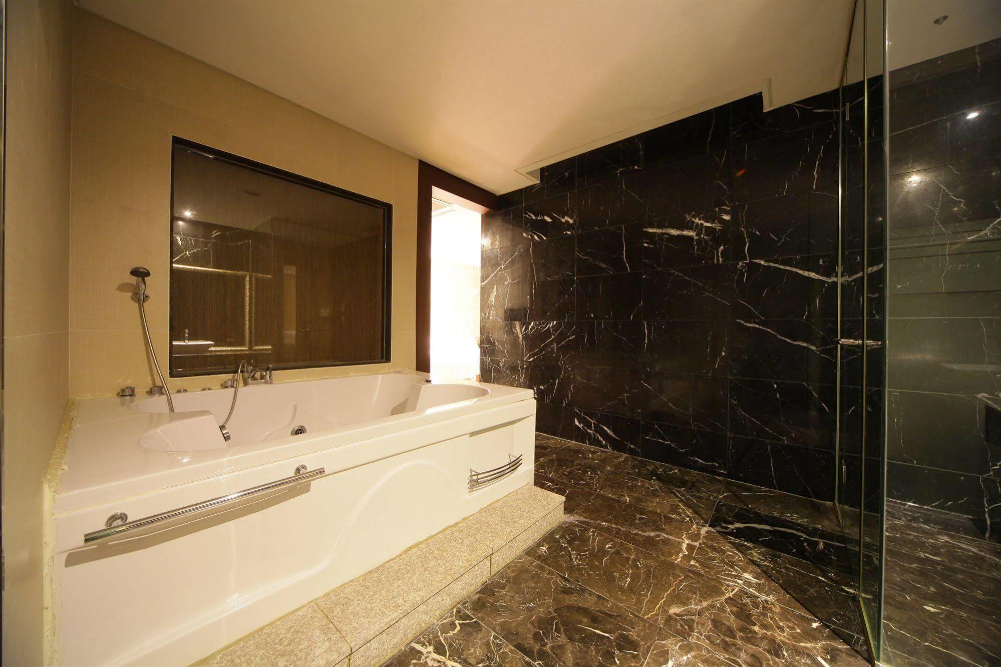 סיאול Gallerya Hotel מראה חיצוני תמונה